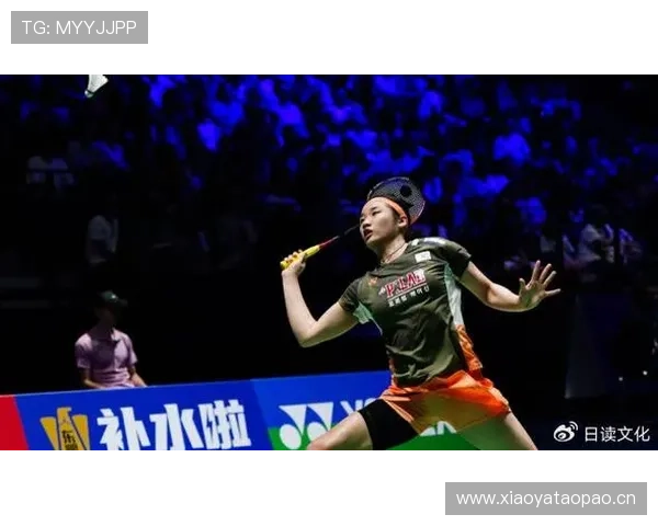 安洗莹居然把球场当成了秀场？谁给她撑起那架奢华礼服啊！