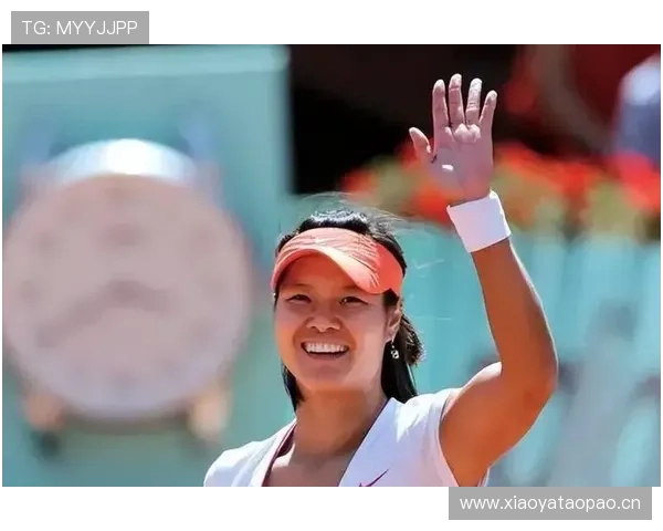 李娜赛场像猛兽，回家穿拖鞋端茶杯那一刻真像隔壁阿姨